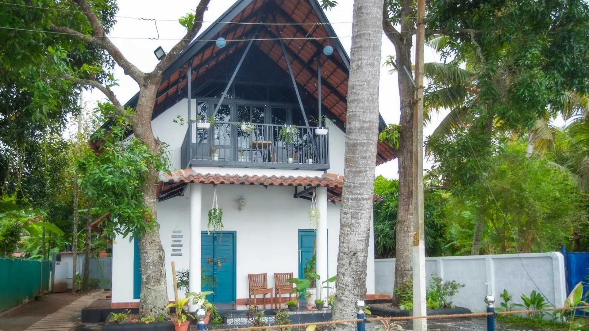 Lakefront 2Bhk Villa I Cozy A-Frame Balcony Deck & Bbq Grill Kollam 0*,  India